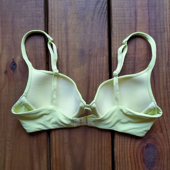 Victoria's Secret 32B Body by Victoria Ipex lime green demi bra - Picture 2 of 4